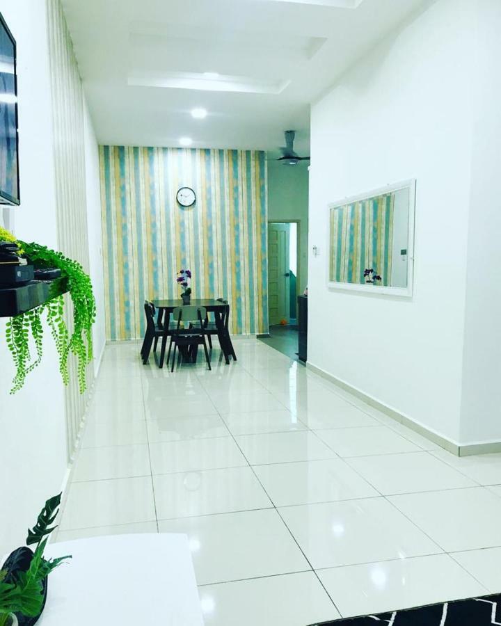 Z&M Homestay Jertih Экстерьер фото